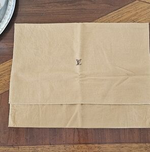 ❤️Louis Vuitton Tan Dustbag❤️